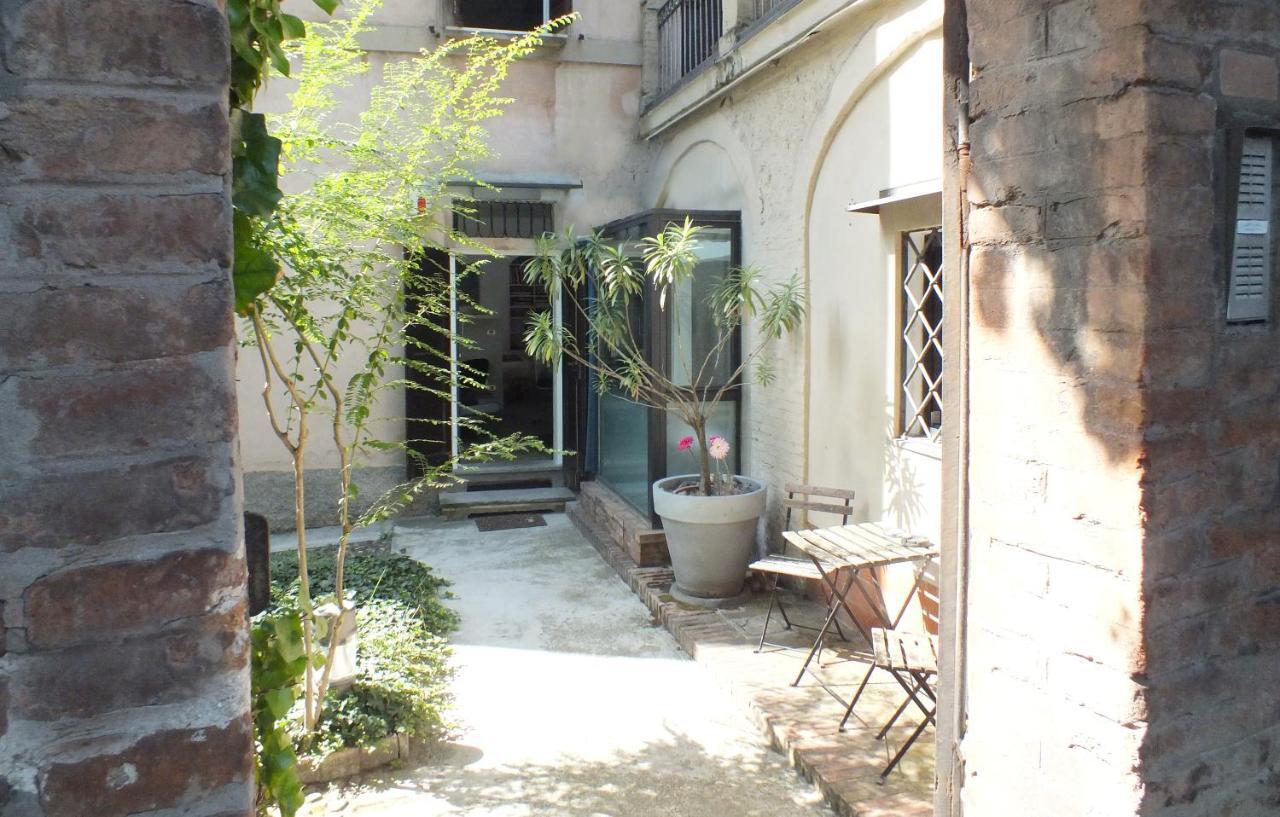 Apartamento Loft Garden In Bologna'S Heart Ospedale Rizzoli Exterior foto