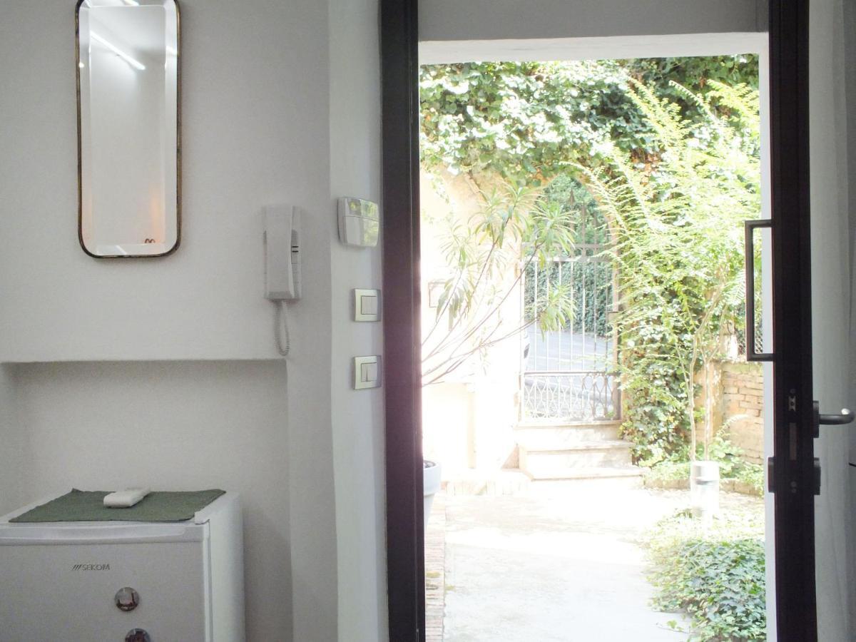 Apartamento Loft Garden In Bologna'S Heart Ospedale Rizzoli Exterior foto